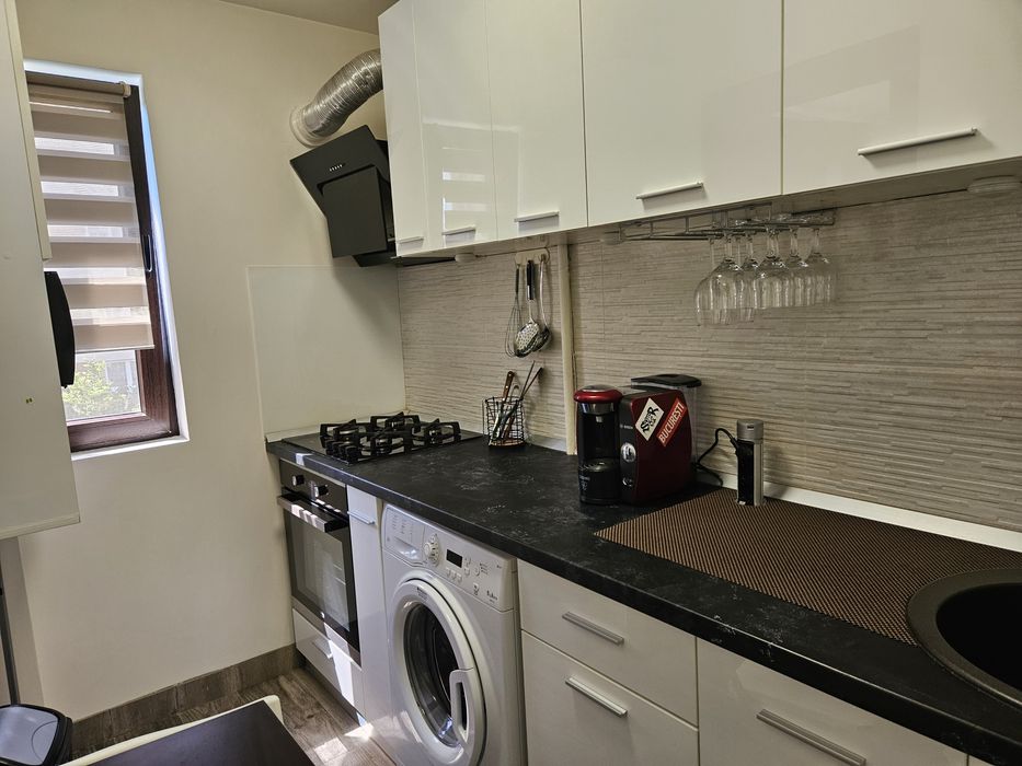 Închiriez garsonieră