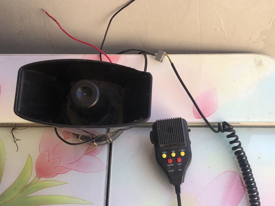 Sirena 100w aybi yoq hamma nersasi bor