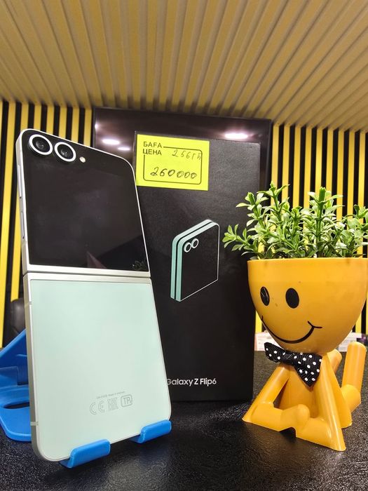 Samsung Z Flip6,256гб