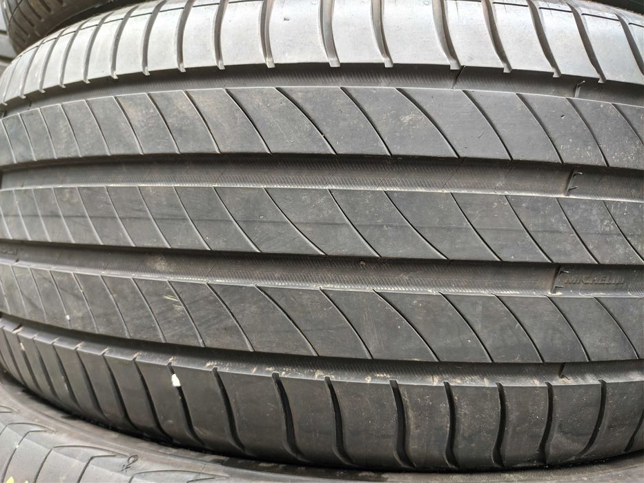 2бр Летни гуми 235 55 17 - Michelin