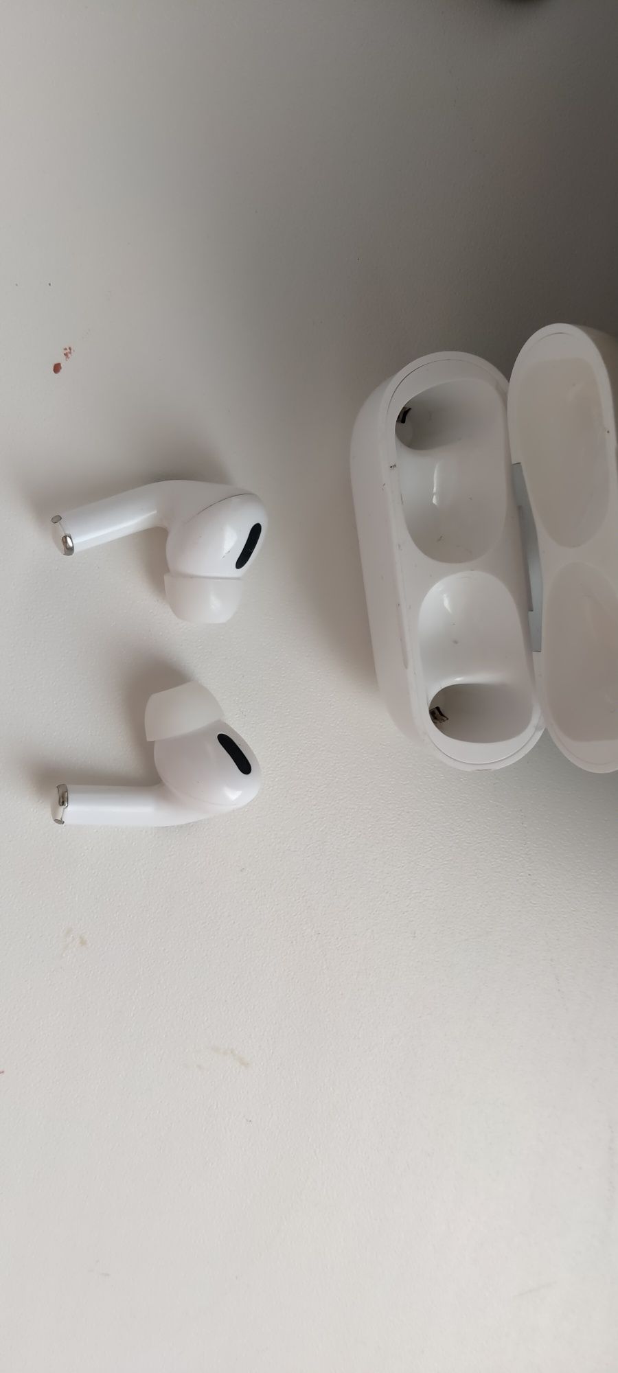 AirPods в хорошем состоянии