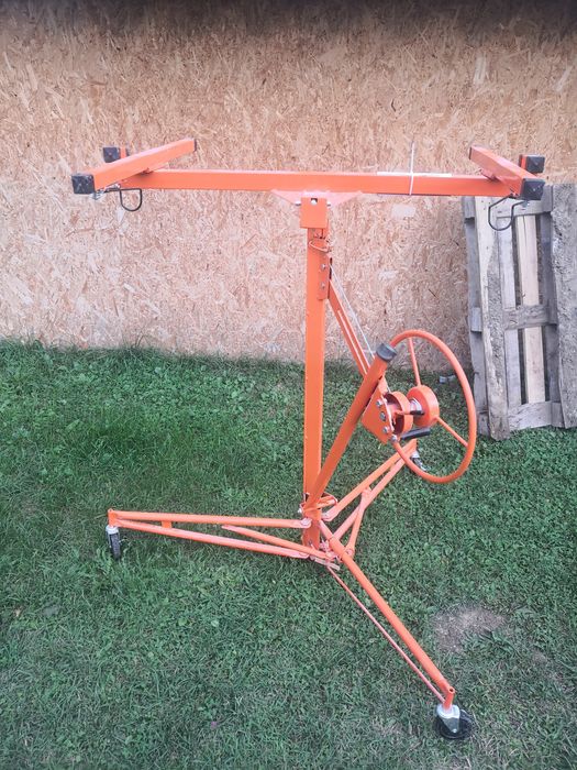 Vând macara pentru plăci de rigips