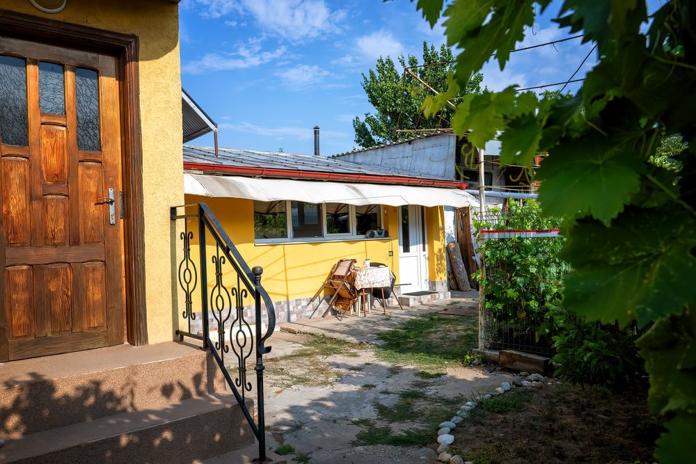 Casa de vânzare,  Cârcea