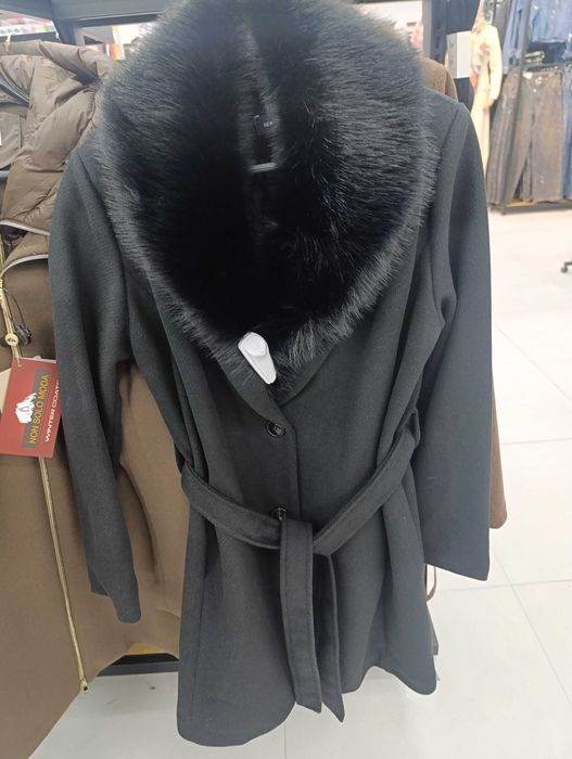 Палто с голяма яка с косъм ново