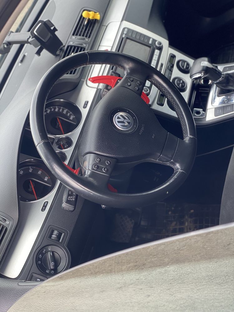 Мултиволан VW Passat b6