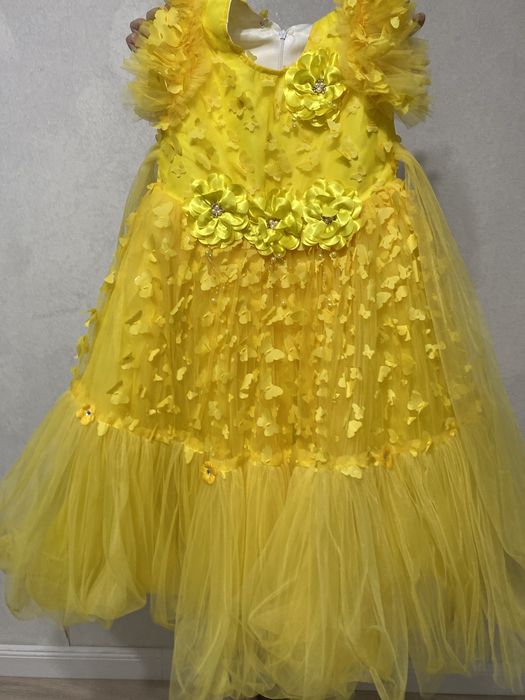 Платья  на осенни бал