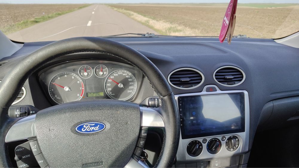 De vanzare ford focus 1.6 benzina