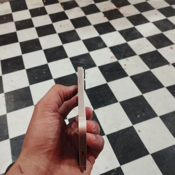 Iphone 14. YOMKOST 89,128 xotira