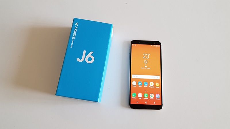 Samsung j6 telefoni