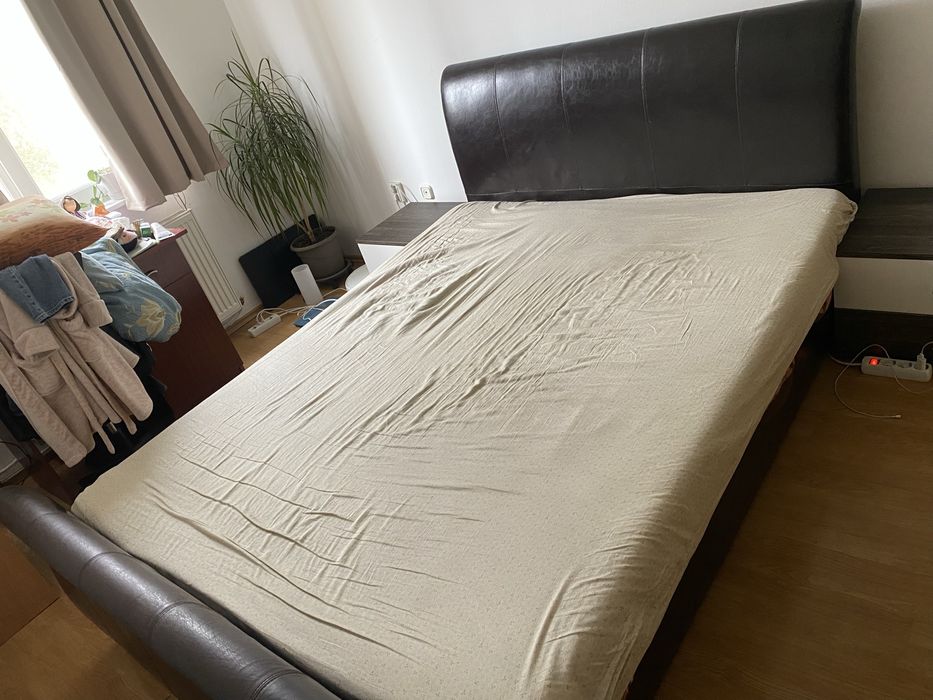 Pat matrimonial de vinzare noptiere incluse in pret