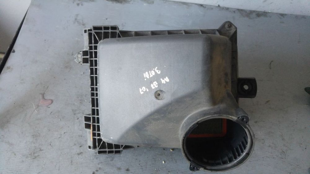 carcasa filtru aer audi a4 b7 3.0 tdi 8e0121405
