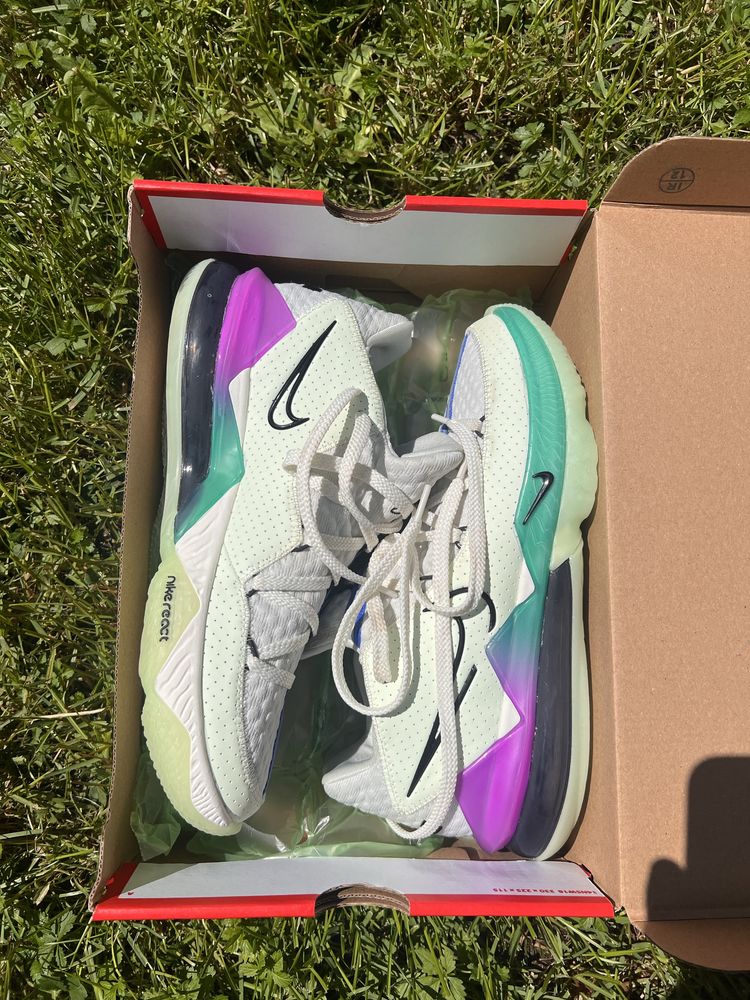Баскетболни маратонки nike lebron 17