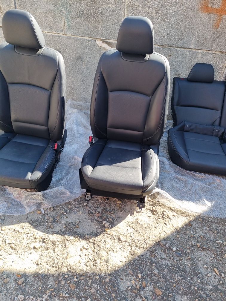 Кожен салон Subaru Outback
