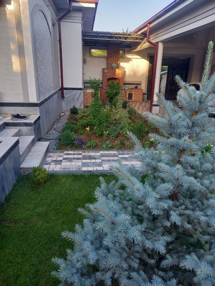 Oq toshda oilaviy dacha  2 ta spalniy 1 ta detskiy sauna bassen tenis