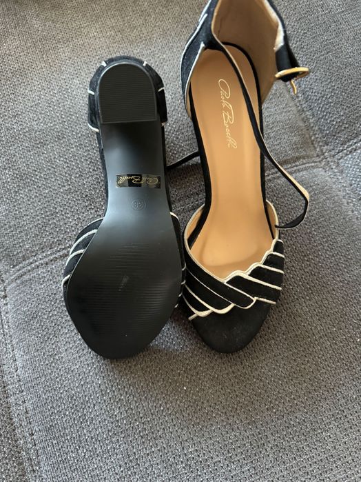 Дамски сандали на ток