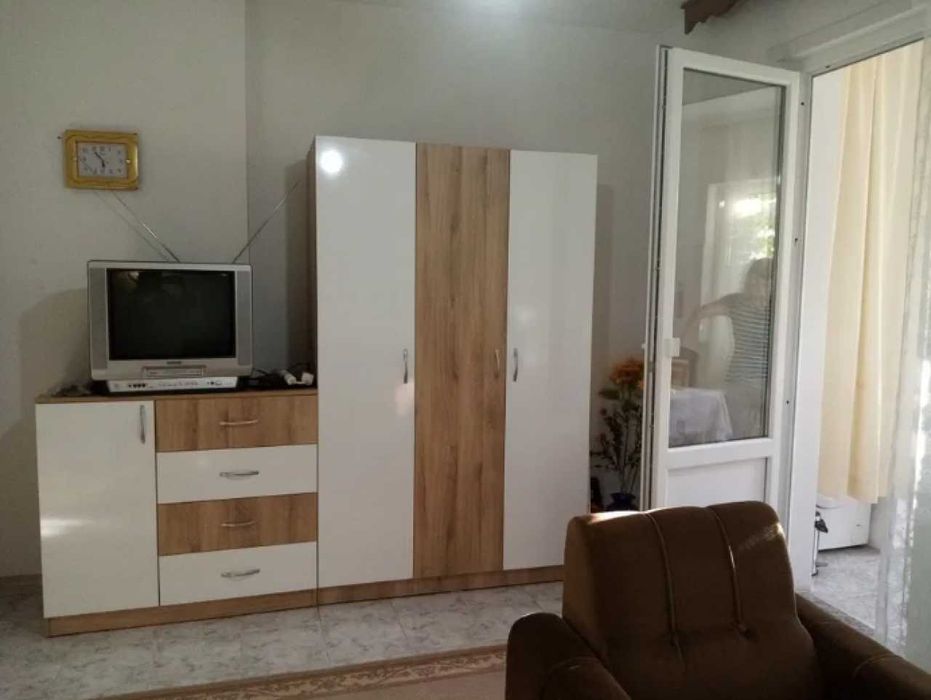 Дава се под наем Едностаен апартамент в Пловдив, Гагарин - 40 кв.м за 200 € - Снимка #1