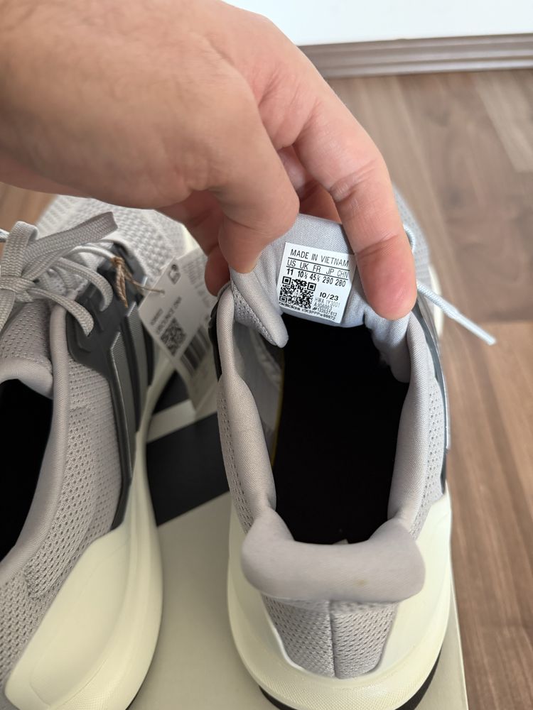 Adidas uBounce DNA Barbati - Marime 45 1/3 - NOI NEPURTATI ETICHETA