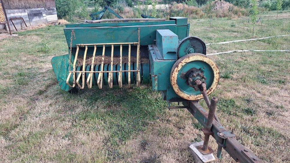 Presa john deere CB300