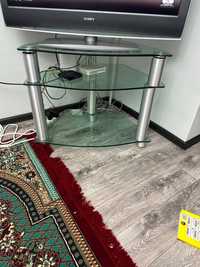 столик стеклянный под телевизор