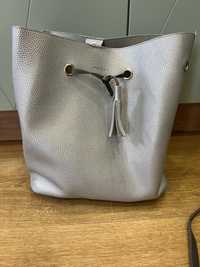 Дамска чанта сребърен цвят