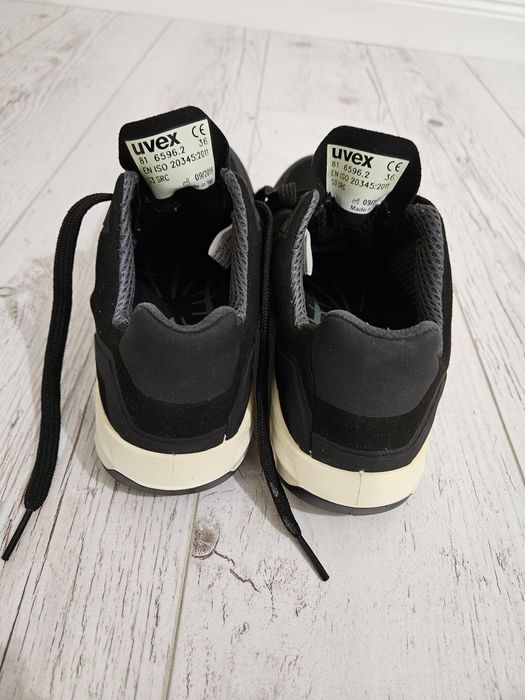 Papuci Uvex nr 36