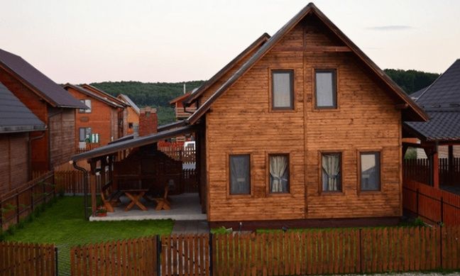 Cabane și A-FRAME din lemn