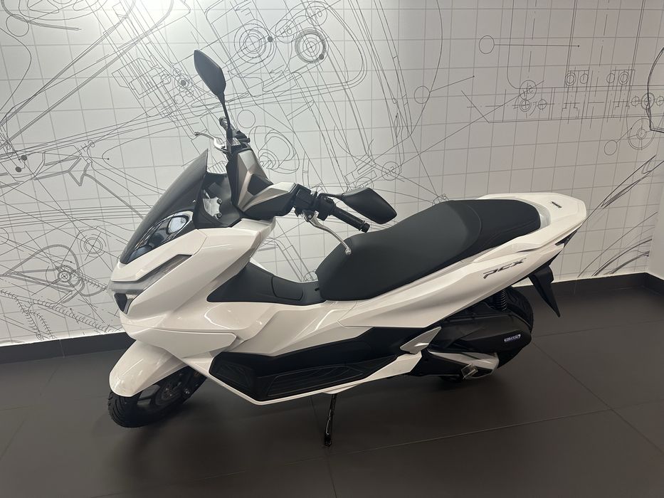 Vand scooter Honda PCX - nou 0 km