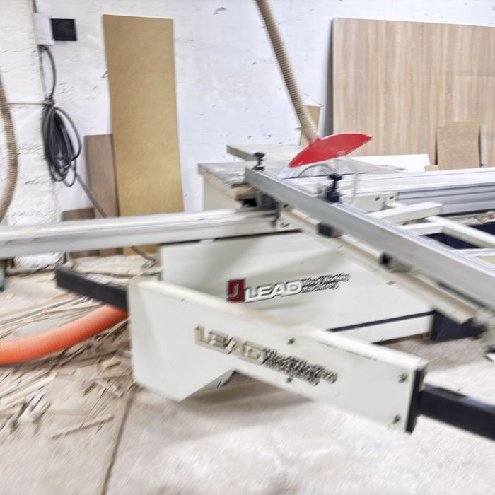 Продается фармаьно раскроечный станок