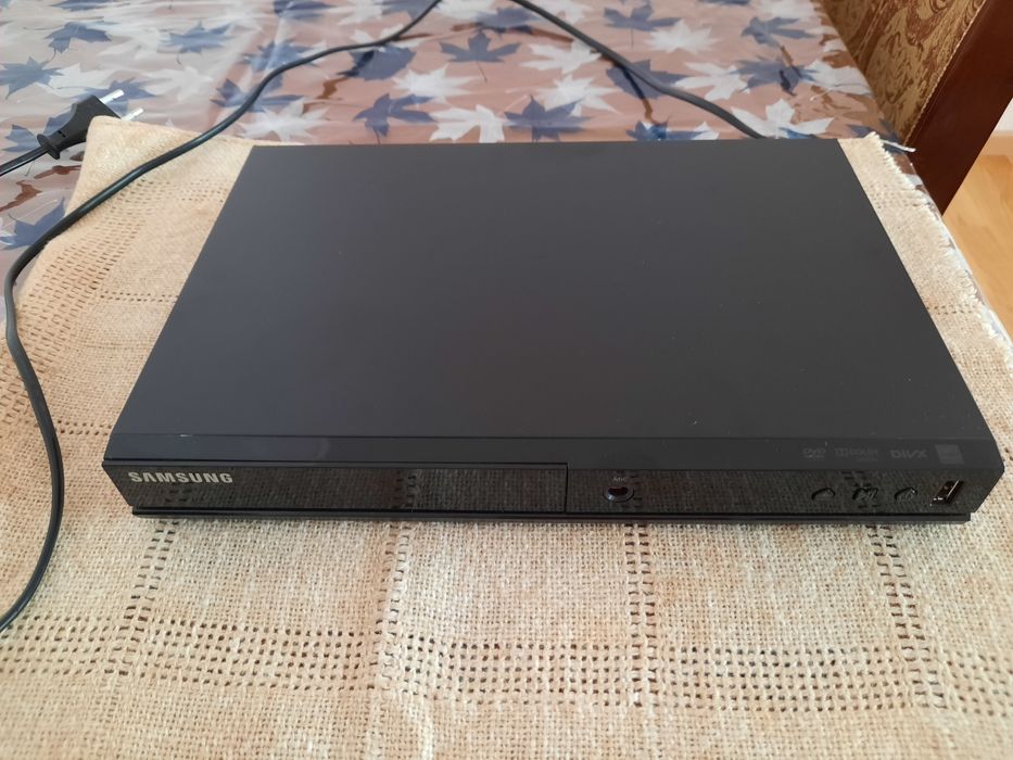 Видео магнитофон "Самсунг"