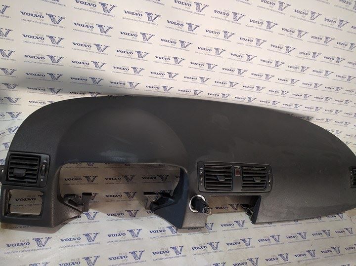 plansa de bord volvo s40 v50 c30 c70 volan pe stanga