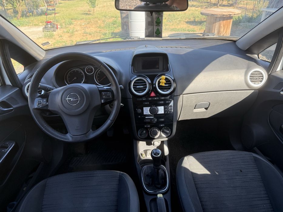 Opel Corsa 1.2 benzină/ Gpl din fabrică