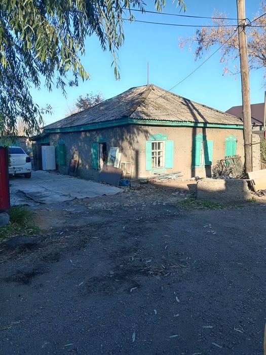Продам дом на лесозавот авориныи но есть жилая времянка 44 кв