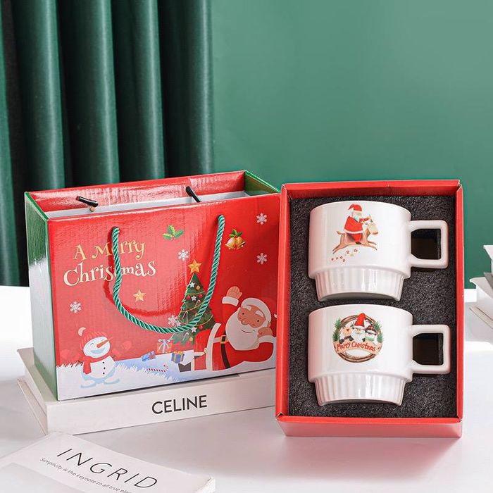 Новогодние товары в наличии