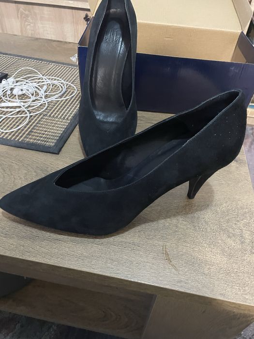 Дамски велурени обувки