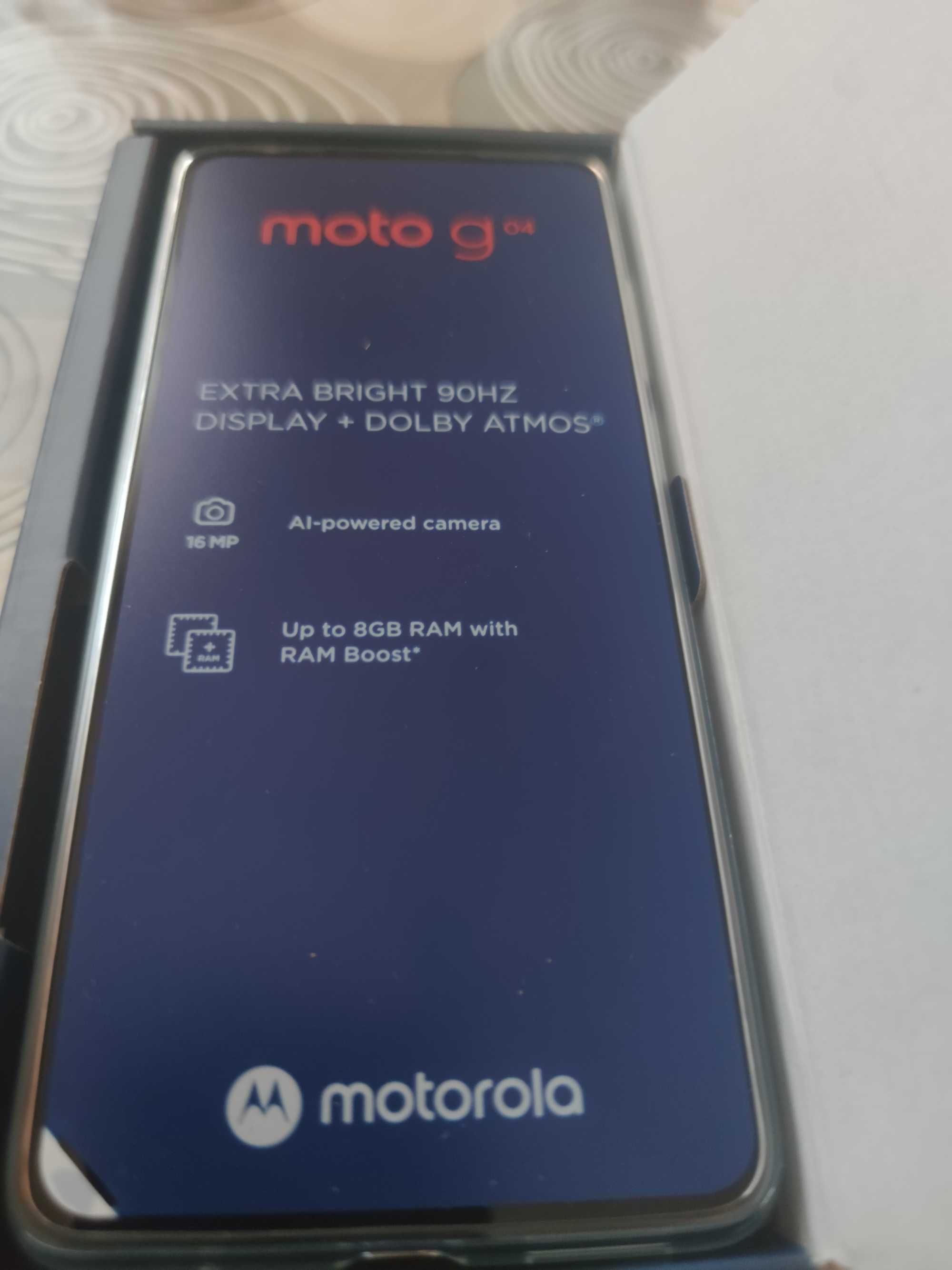 Продавам  Моторола g04