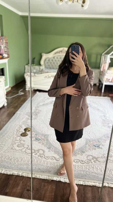 o rochie nouă și frumoasă