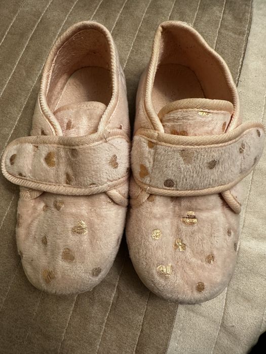 Детски пантофи 26 и 29 номер