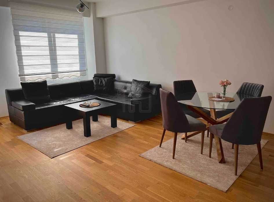 Дава се под наем Двустаен апартамент в Пловдив, Център - 56 кв.м за 290.7 € - Снимка #2