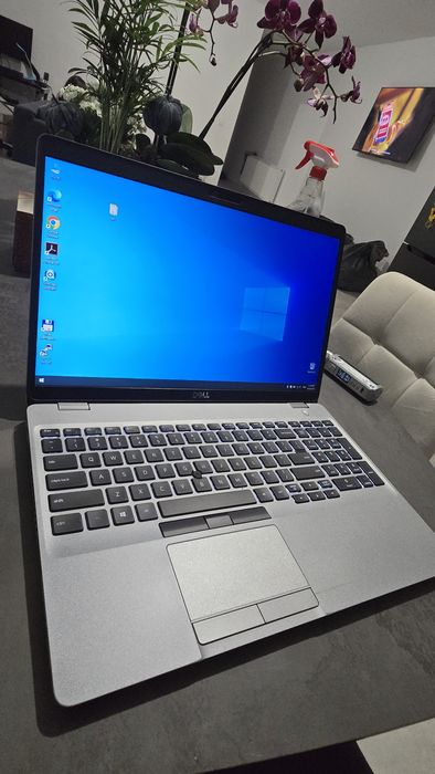 Laptop dell 5510 i5 gen 10,8gb ram 512 ssd