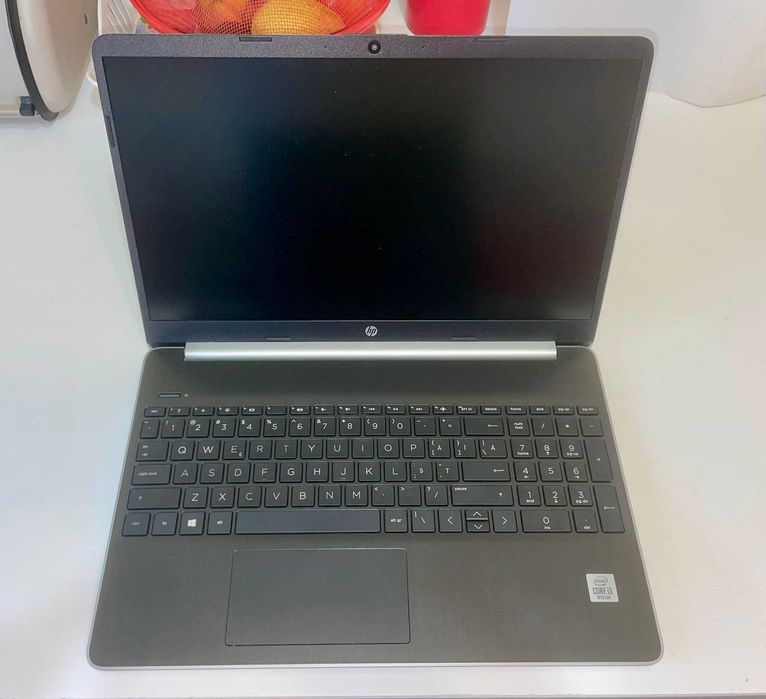 Laptop HP – i3 / 8GB / 512GB SSD / Full HD – Stare excelentă!