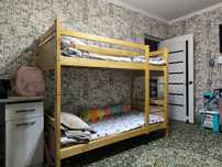 Продам двухъярусную кровать 180/90