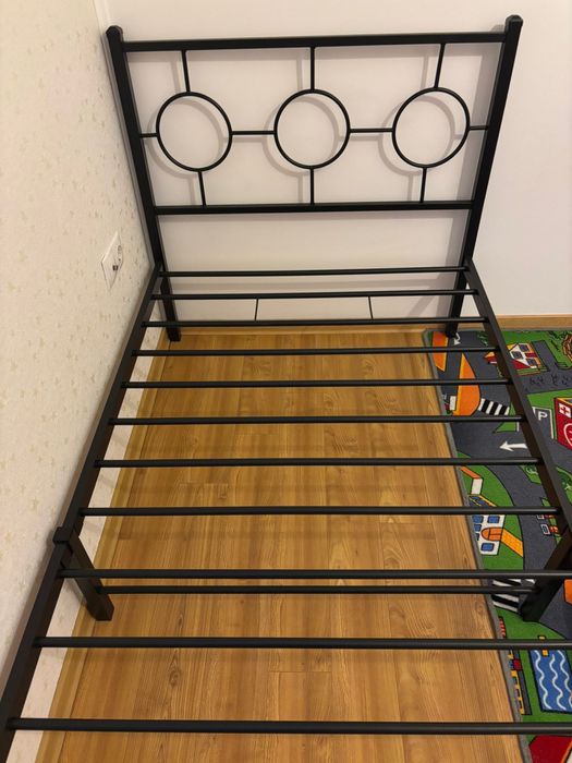 Pat single 90x190 cm cu saltea