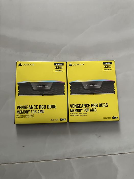 Corsair ddr5 2 seturi fiecare de 32 GB