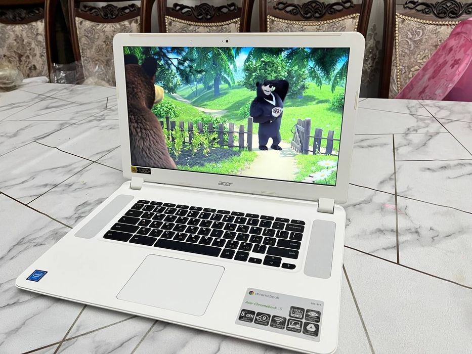 Ноутбук Acer chrombook 15 в отличном состоянии.