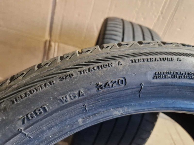 2 Bridgestone R19 245/40
летни гуми DOT3420