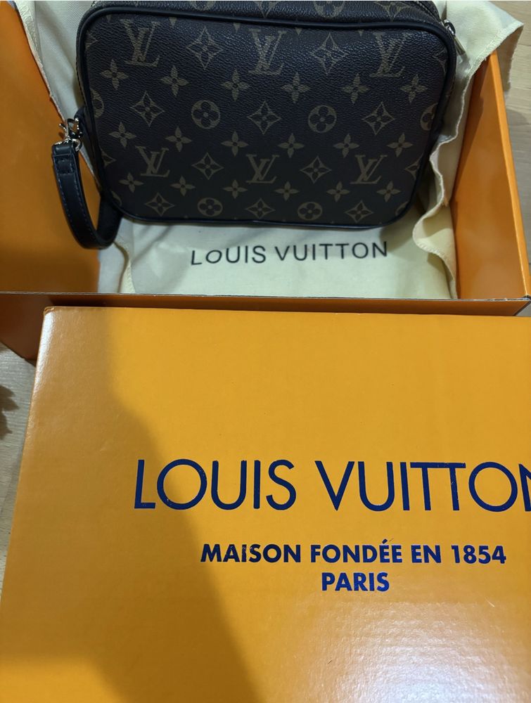 Унисекс чанта клъч Louis Vuitton