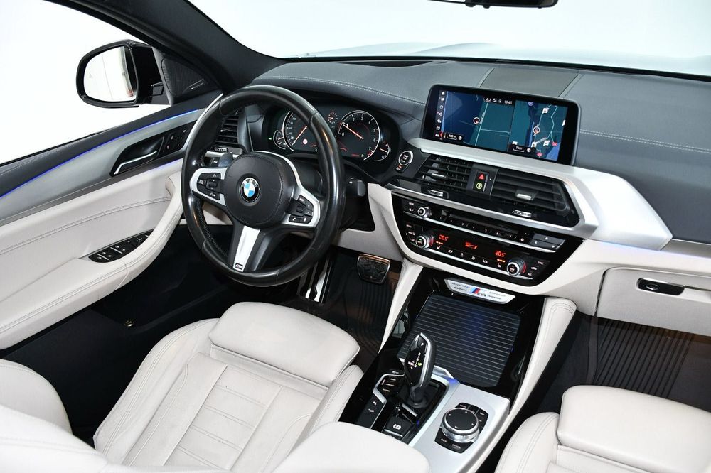 BMW X4 M40i / M Performance/  360 cp / 2019 / 130000 km