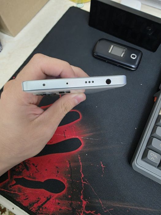 Redmi 12 turbo sotiladi xitoy versiya rus tili yoq