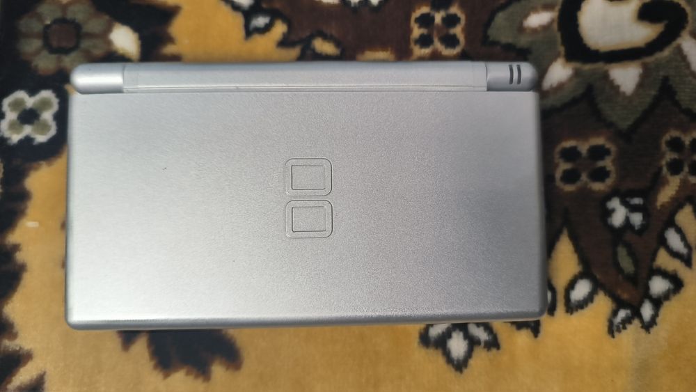 Nintendo Ds Lite+Husă+Încărcător+10 jocuri ds+2 jocuri gba