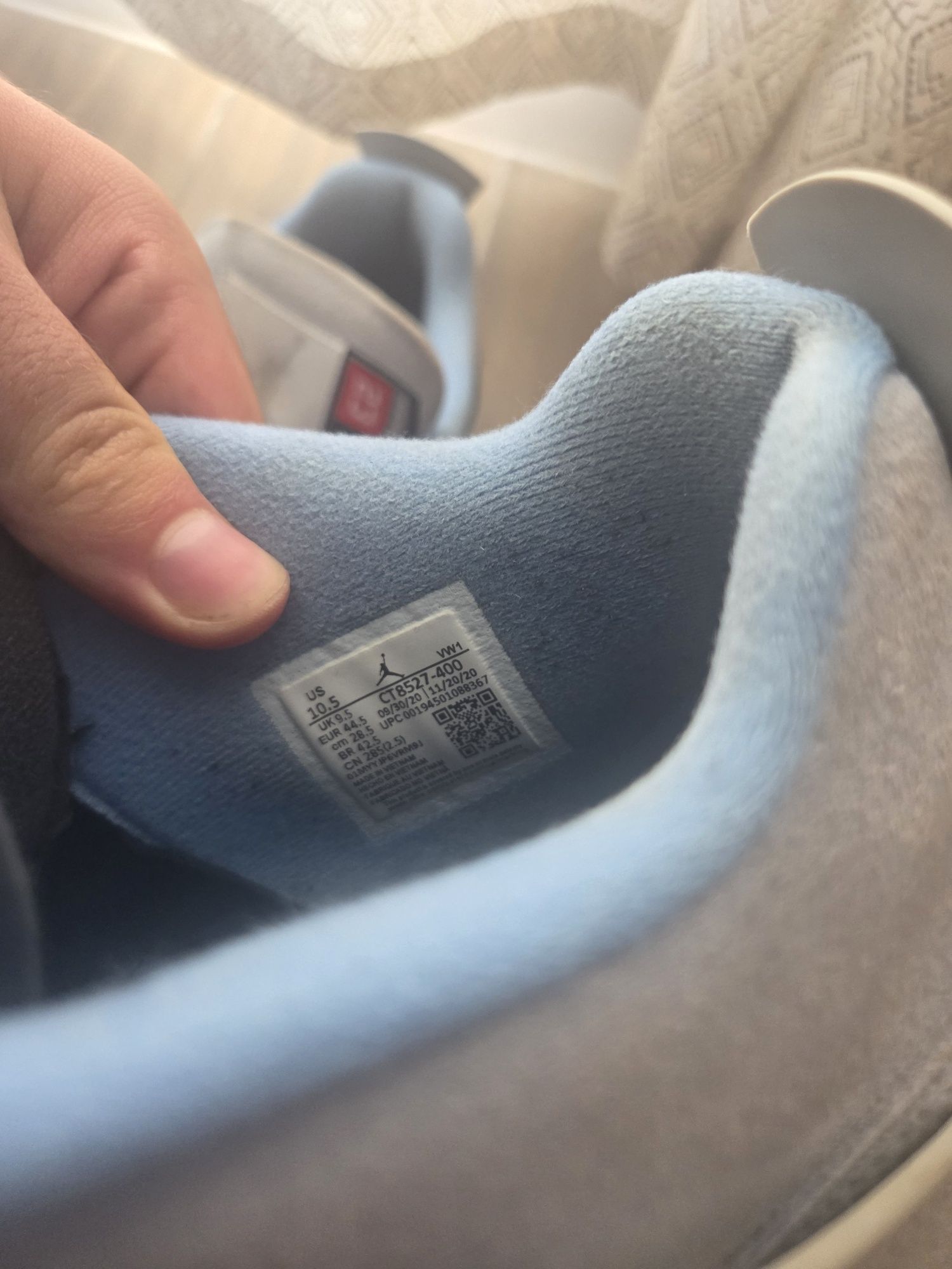 Oferta speciala Pantaloni bape + jordan 4 unc